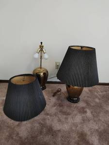 lot 333 image: Pair of Lamps