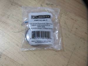 lot 811 image: 25 Pack Liberty Hardware 1-12 Satin Nickel Concave Round Knob Model P65015C-SN-C
