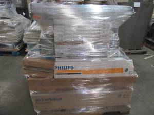 lot 219 image: Pallet of Mixed Flourecent (mostly) and LED Light Bulbs.