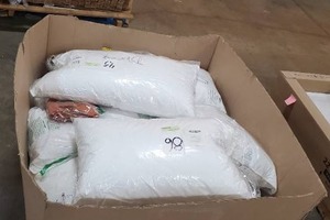 lot 128 image: Whole Pallet - Black Label PrimaLoft Firm Down Alternative Queen Pillow (Approximately 12 pillows)