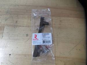 lot 827 image: 25 Pack Richelieu Hardware Transitional 3-34 Honey Bronze Cabinet Pull Model BP722796HBRZ