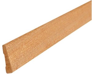 lot 423 image: PALLET OF TRIMMOULDING 12 x 2 x 12 Ranch Casing In Mahogany. Approximately 550 Pieces.