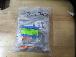 lot 837 image: 25 Pack Liberty Hardware 3-12 in. (89mm) Wrought Iron Twisted Cabinet Pull Model 65172WI