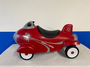 lot 2 image: RADIO FLYER KIDS RIDE ON ROCKET