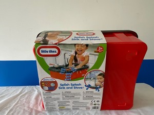 lot 51 image: LITTLE TIKES SPLISH SPLASH SINK AND STOVE