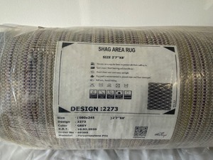 lot 22 image: SHAG AREA RUG 27 X 8