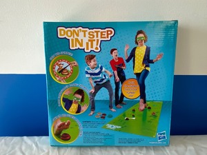 lot 54 image: DONT STEP IN IT BOARD GAME