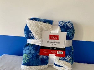 lot 65 image: J & M SHERPA FLEECE THROW