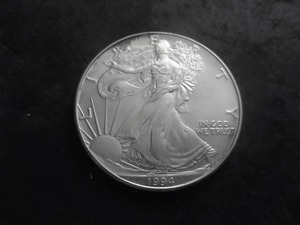 lot 89 image: 1994 US Silver Eagle One Dollar 1 Oz. .999 Fine