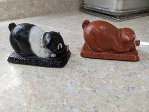 Pair of DOTSON Iron Casting Cast Iron Pigs - The Foundry Store, Mankato MN 56001 - Each is about 4 Long - NO SHIPPING