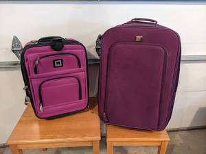 2-Piece Set of Rolling Luggage (Purple) Good Condition, Leisure and P - NO SHIPPING