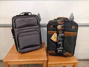 2-Piece Set of Rolling Luggage Good Condition, Compass (NEW), Leisure - NO SHIPPING