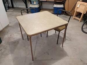 Card Table w (2) Folding Chairs - Nice Condition - NO SHIPPING