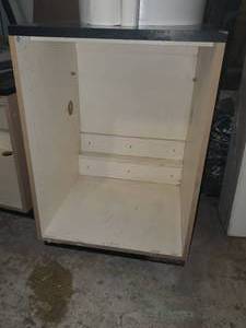 Base cabinet with storage