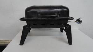 lot 4 image: Table Top Gas Grill