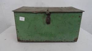 lot 11 image: Tool Box 18x8x10