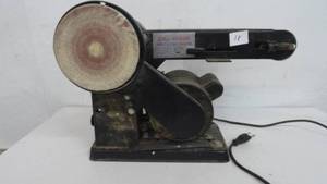 lot 18 image: 4 Belt & 6 Disc Sawder Cal-Hawk