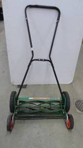 lot 21 image: Scotts Classic 20 Push Mower