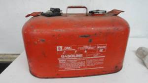 lot 22 image: 6 Gal OMC Boat Gas Tank