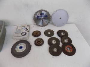 lot 32 image: Saw BladesGrinding WheelsWire Wheels