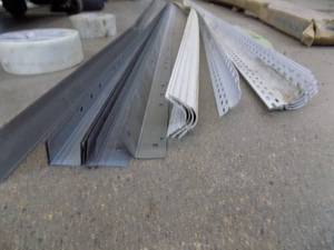 lot 62 image: Drywall Items