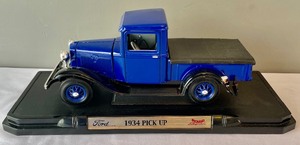 lot 11 image: Road Signature Ford 1934 Pick Up Truck