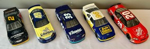 lot 15 image: 5 Die Cast Cars