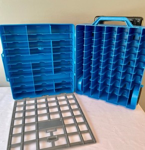 lot 37 image: Hot Wheels 100 Car Rolling Carrying Case