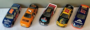 lot 107 image: 5 Die Cast Race Cars