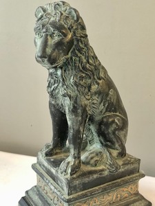 2 Sensational Decorative Statues