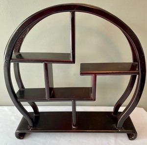 Unique Circular Shaped Petite Display Shelf