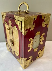 Charming Chinese Jewelry Box