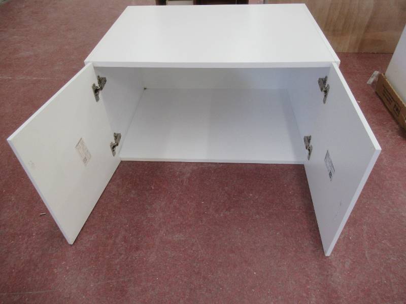 Designer Series Elgin Assembled 33x18x24 in. Wall Kitchen Cabinet in White. Slight Scratch and Dent.