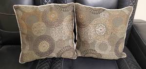 lot 611 image: Throw Pillows - Piling and Thread Damage