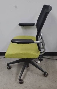 lot 623 image: SitOnIt Seating Focus Mid-Back Task Chair