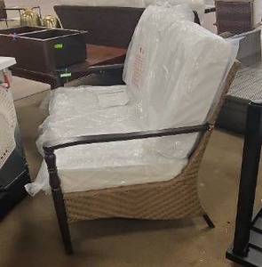 lot 650 image: Bolingbrook Wicker Outdoor Patio Loveseat, D13106-LV - Missing cushion covers