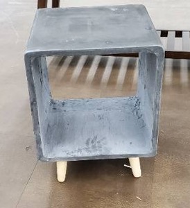 lot 688 image: 21 in. Black Fiber Clay Industrial Outdoor Accent Table, 60328 - Floor model