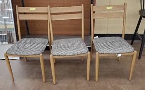 lot 707 image: Crenshaw Park Wicker Outdoor Dining Chairs, LG1259-8401 (set of 3 chairs) - Scratch & Dent