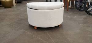 lot 728 image: Large Round Tufted Storage Ottoman with Lift Off Lid, HSO001-W07-CR - Warped lid, scratch & dent