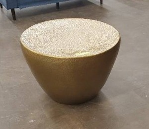 lot 734 image: Myrtis 24 in. Brass Medium Round Metal Coffee Table, FOX3232A - Floor model