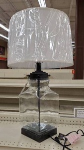 lot 744 image: Sharolyn Table Lamp, L430144 - Floor model