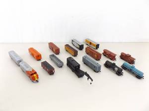 Vintage HO Gilbert, Athearn, etc. Boxcars, etc.