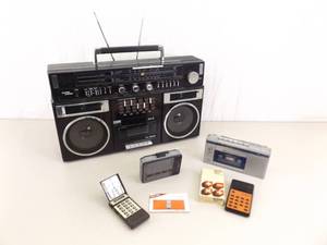 Lot of Vintage Boombox, Sony Walkman, etc.