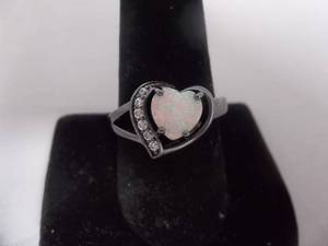 Ring-Gun Metal Tone Band Marked 925 With Iridescent Heart Stone Size 11