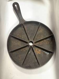 Vintage Cast Iron Pan 13 inch