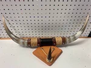 Animal Horn Mount 22 � inch