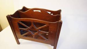 lot 75 image: Vintage Floor Wood Magazine Rack