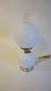 lot 82 image: Vintage Electric Gone With The Wind Milk Glass Lamp