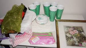 lot 120 image: Set Of Seven Plastic Green Polka Dot Glasses-Framed & Matted Picture Of Flowers  (Beautiful Floral Bouquet In Vase) - Jazzd Pink & Lime Green Clutch Purse