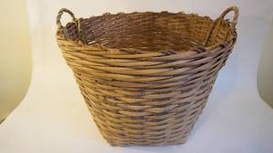 lot 127 image: 19th Century Cotton Picking Wicker Basket